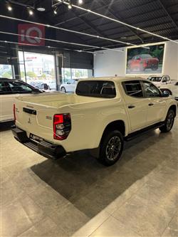 ميتسوبيشي L200